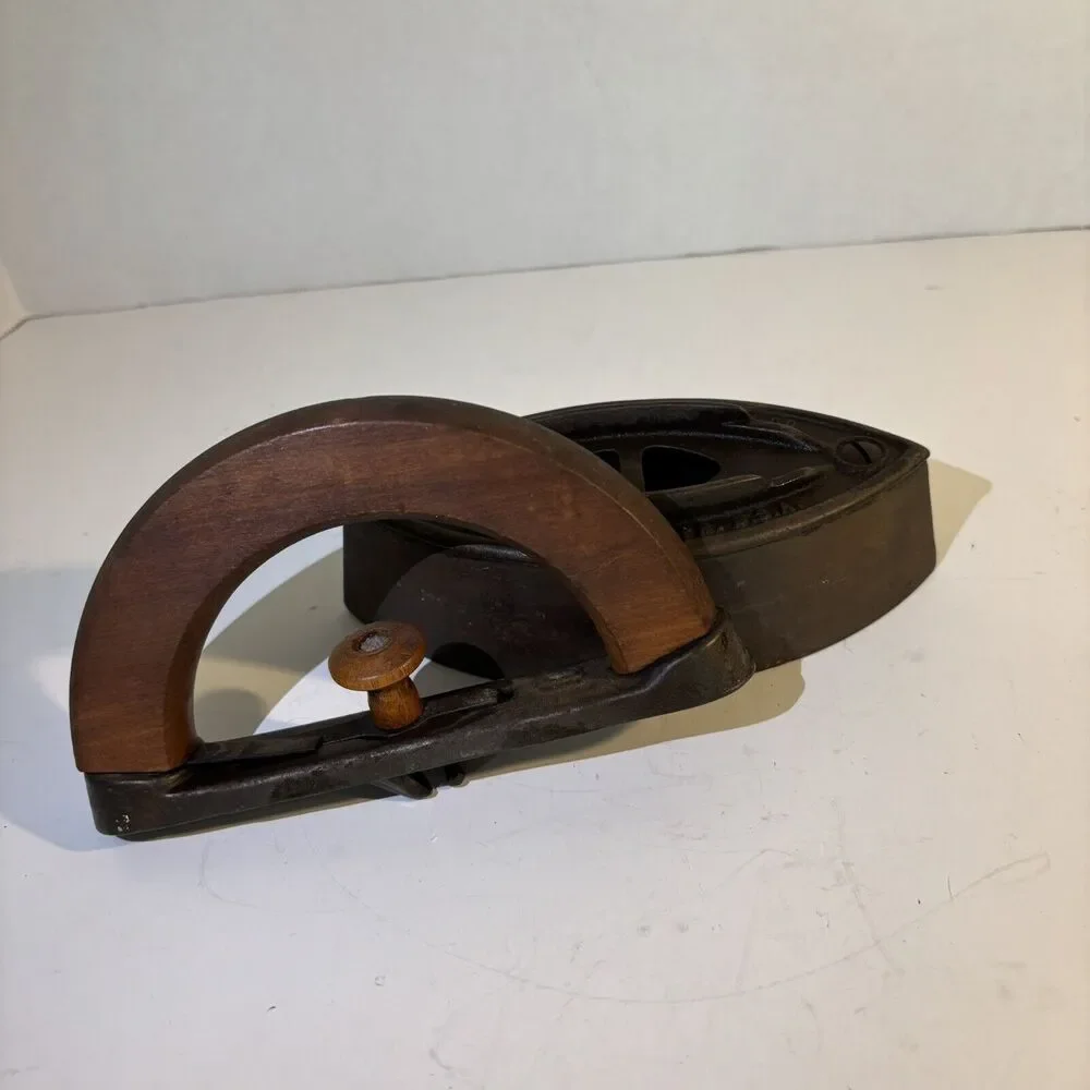 Colebrookdale Iron Co. Antique Sad Iron Vintage Clothes Detachable Handle Type C - Picture 7 of 12